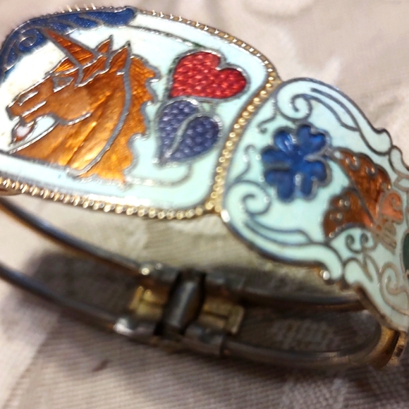 💙🦄💙Glorious 80's RARE Vintage Enameled Unicorn & Floral Hinge Bangle Bracelet - Picture 14 of 14
